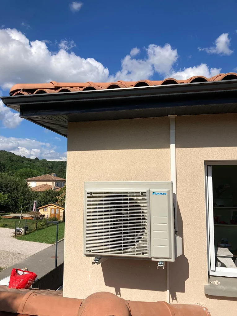 Installation climatisation réversible Lyon - entreprise ClimConfort